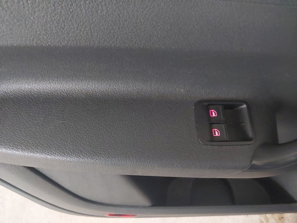 VW Caddy 1,6 TDi 102 BMT Van 5d