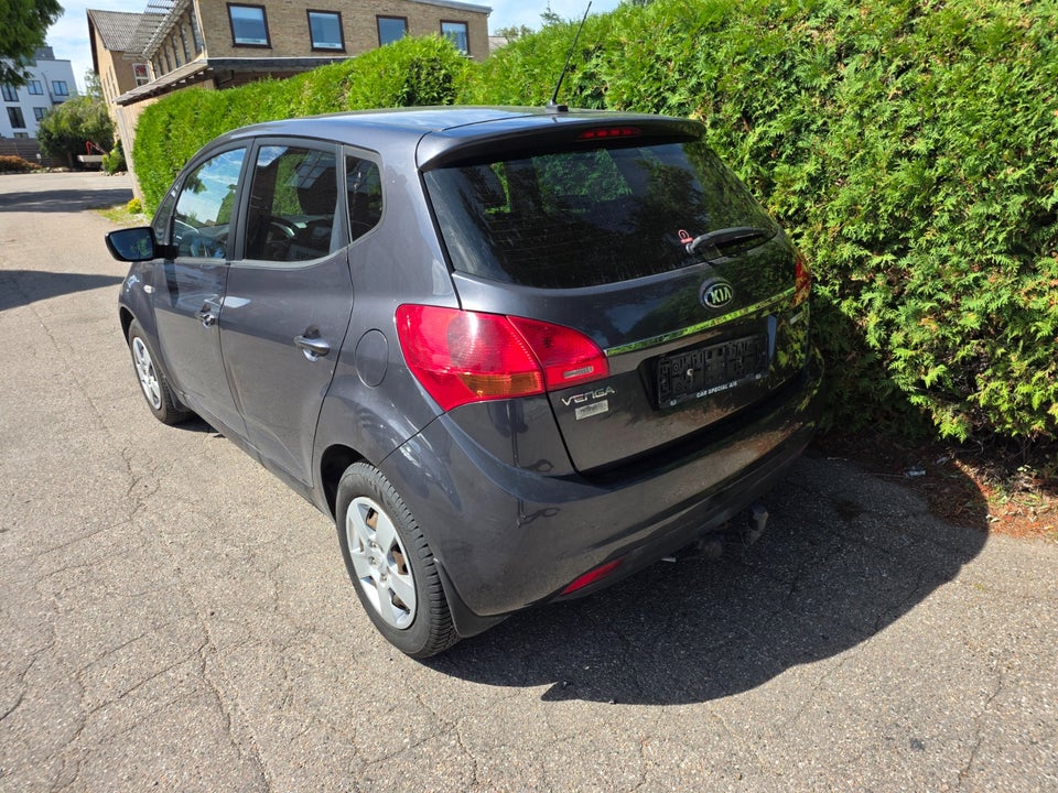 Kia Venga 1,4 CVVT Active 5d