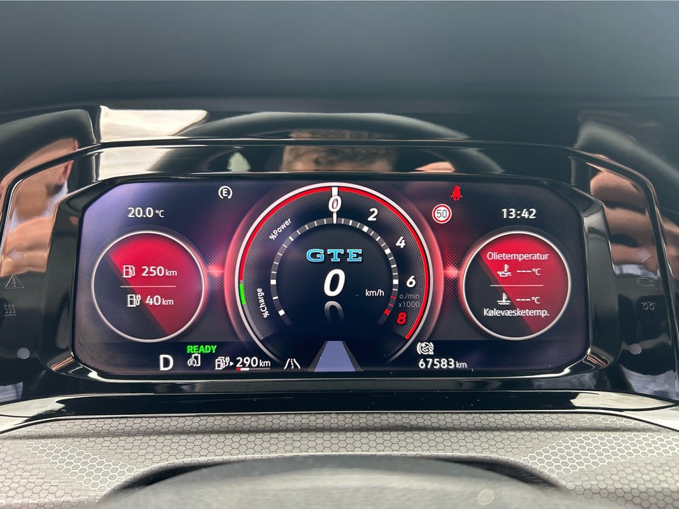 VW Golf VIII 1,4 GTE DSG 5d