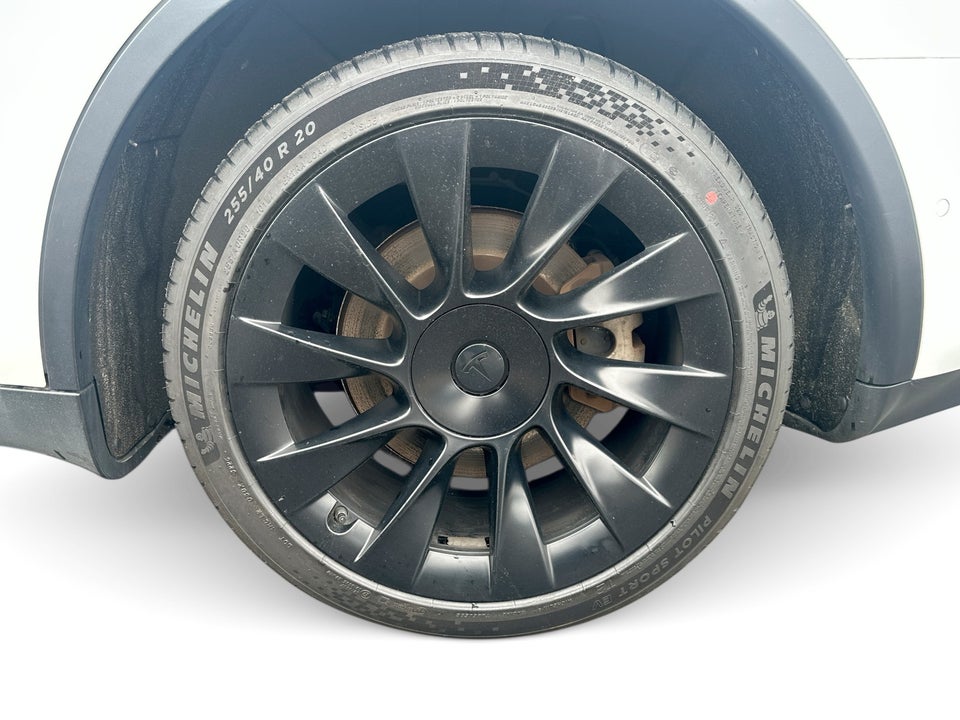 Tesla Model Y Long Range AWD 5d
