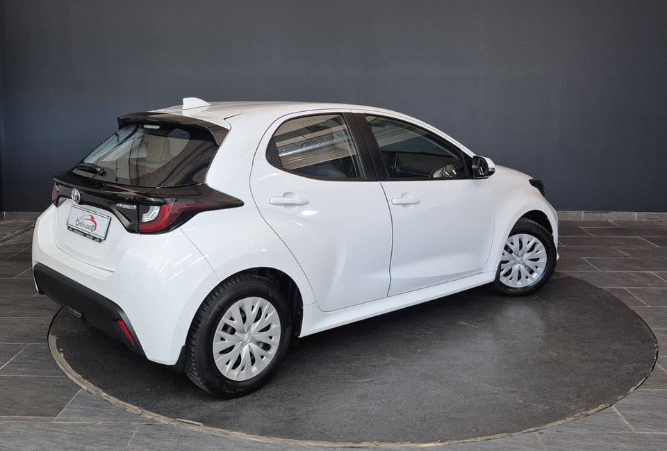 Toyota Yaris 1,5 Hybrid H3 e-CVT 5d