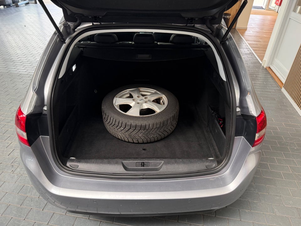 Peugeot 308 1,6 BlueHDi 120 Allure Limited SW 5d
