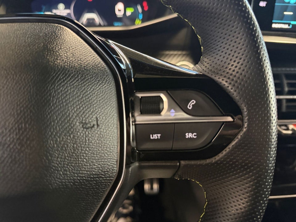 Peugeot e-208 50 GT 5d