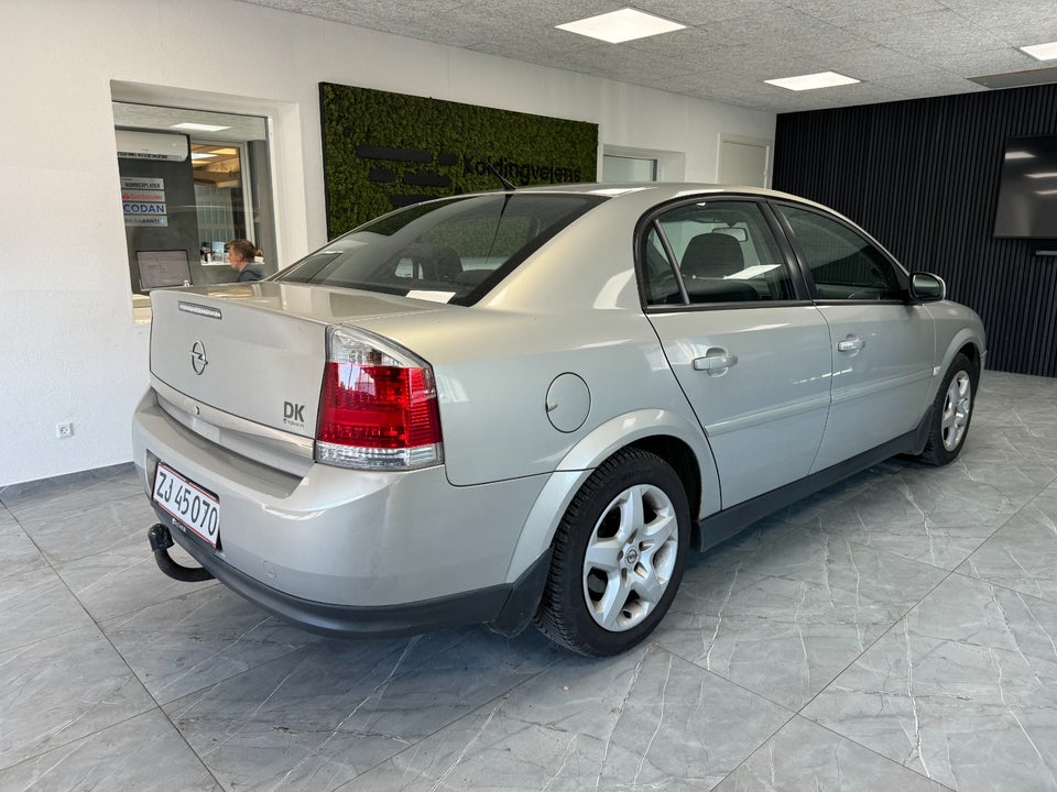 Opel Vectra 1,8 16V Comfort 5d