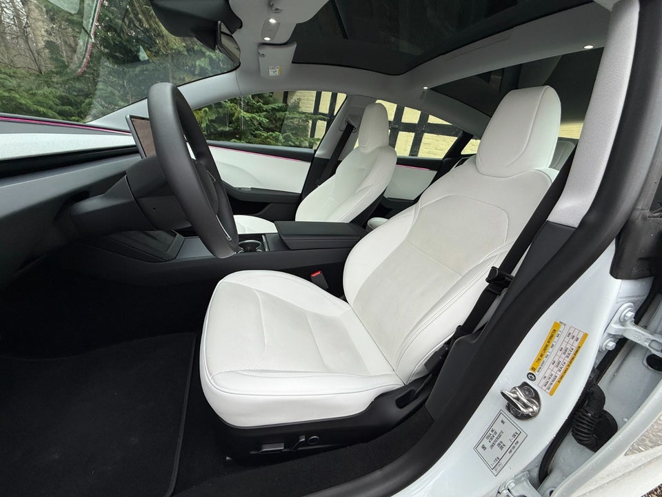 Tesla Model 3 RWD 4d