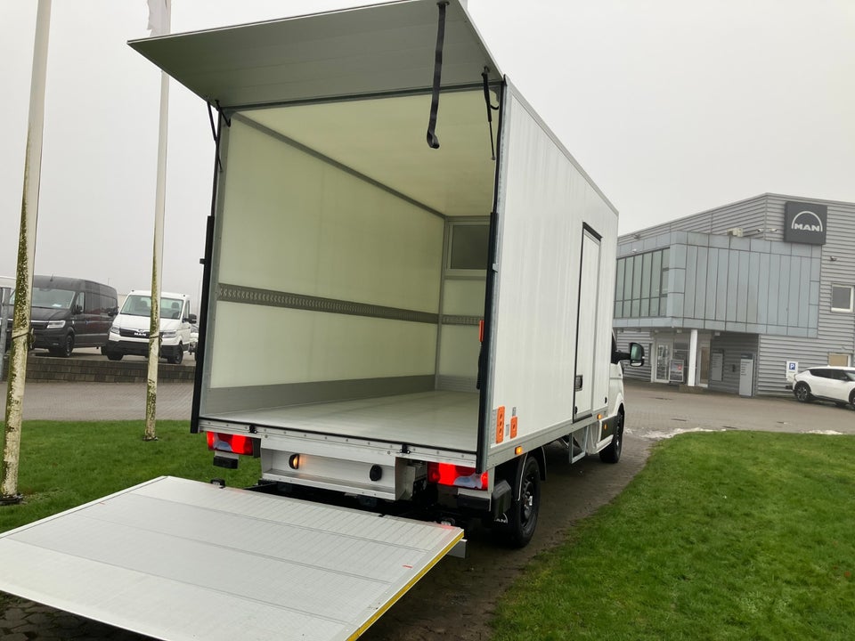 MAN TGE 2,0 3.180 Chassis L4 aut. FWD