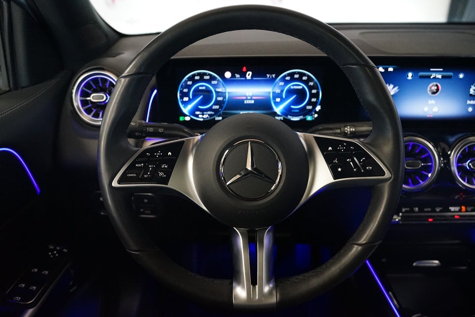 Mercedes EQB300 Progressive Advance 4Matic 5d