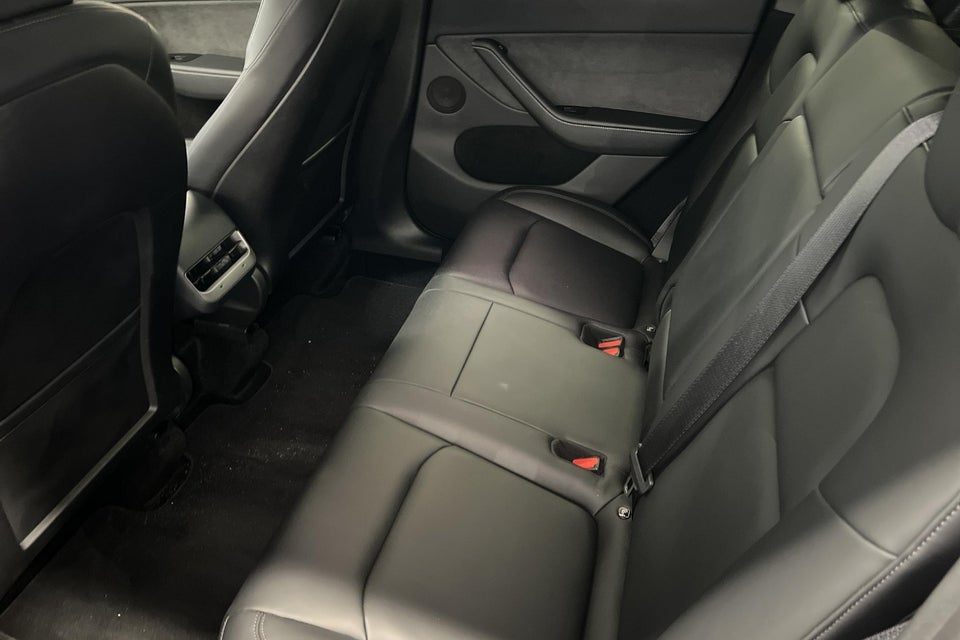 Tesla Model Y Long Range AWD 5d