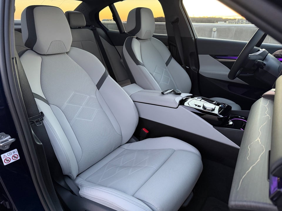 BMW i5 eDrive40 Fully Charged M-Sport 4d