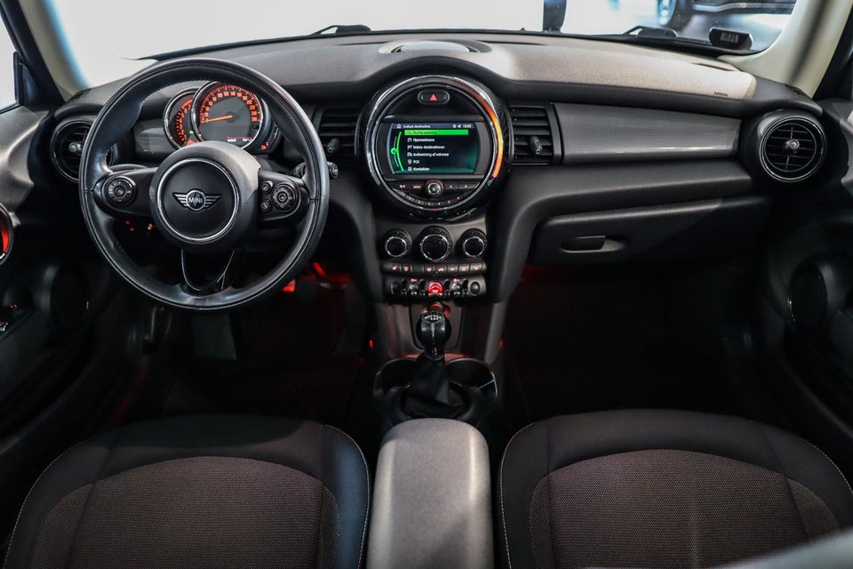 MINI Cooper 1,5 Essential Edition 5d