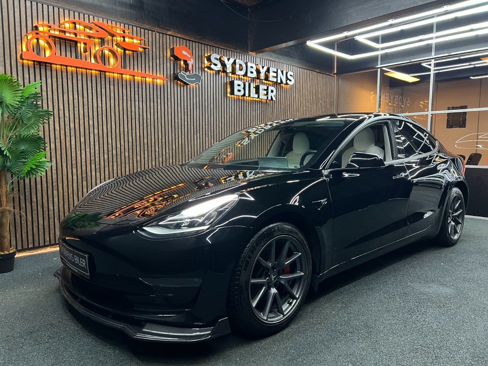 Tesla Model 3 Long Range AWD 4d