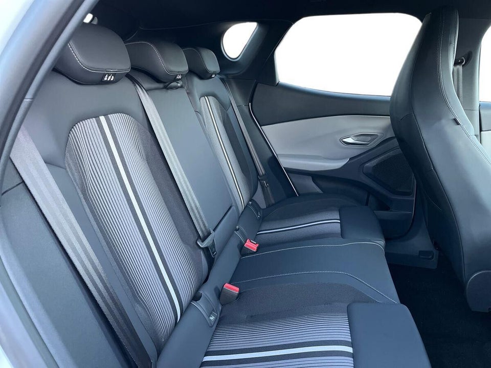 Ford Capri 77 Select Extended Range 5d