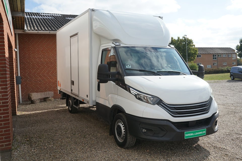 Iveco Daily 3,0 35S18 4100mm Box m/lift AG8