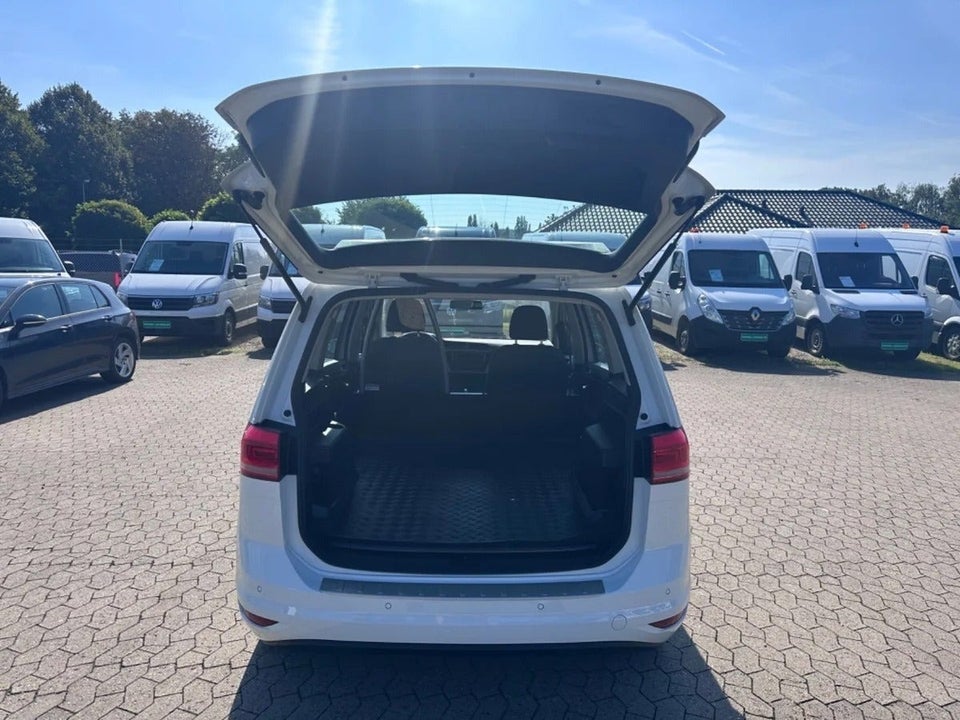 VW Touran 1,6 TDi 110 Trendline DSG Van 5d