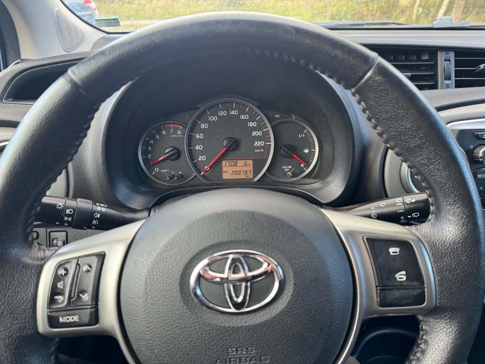 Toyota Yaris 1,0 VVT-i T2 5d