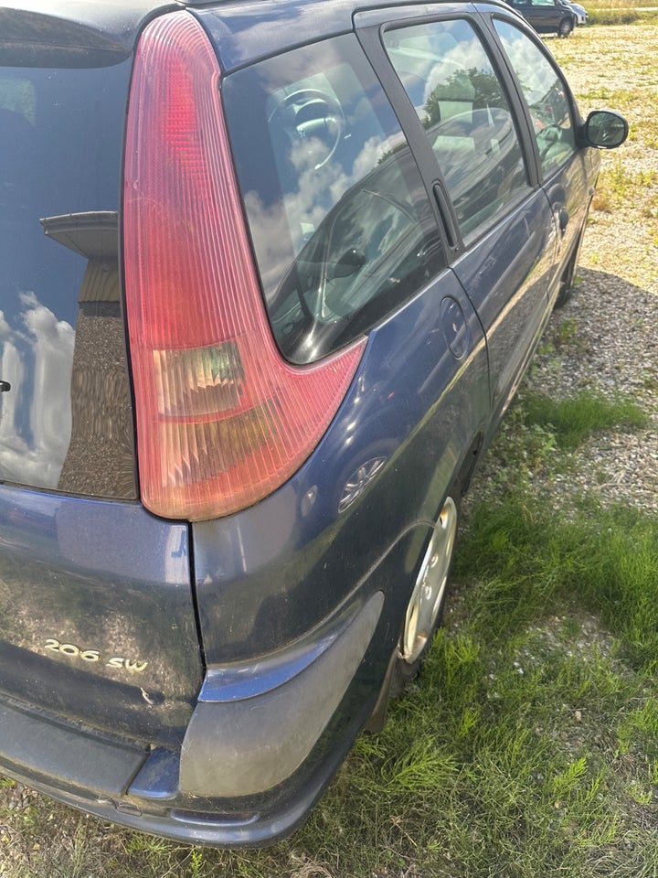 Peugeot 206 1,4 HDi XR stc. 5d