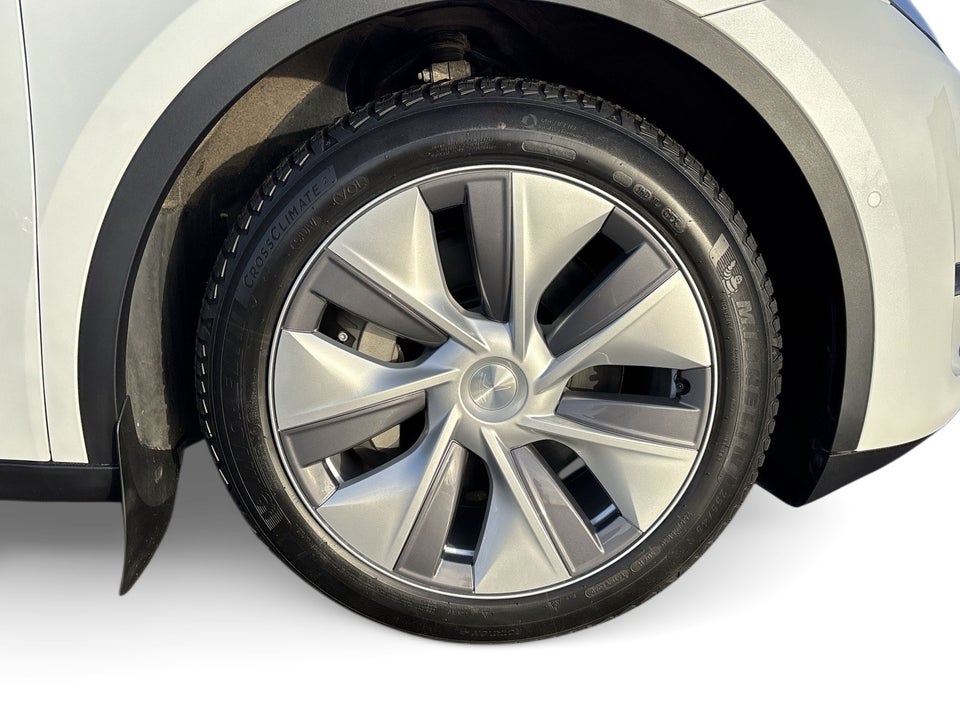 Tesla Model Y Long Range AWD 5d