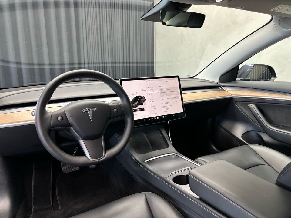 Tesla Model 3 RWD 4d