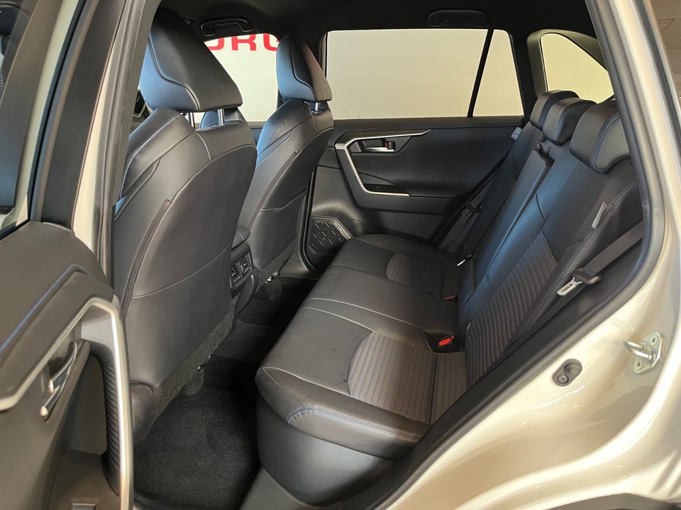 Toyota RAV4 2,5 Hybrid H3 Style MDS 5d