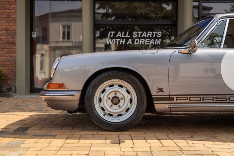 Porsche 911 2,2 Coupé L SWB 2d