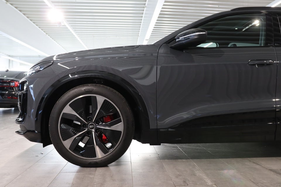 Audi SQ6 e-tron quattro 5d