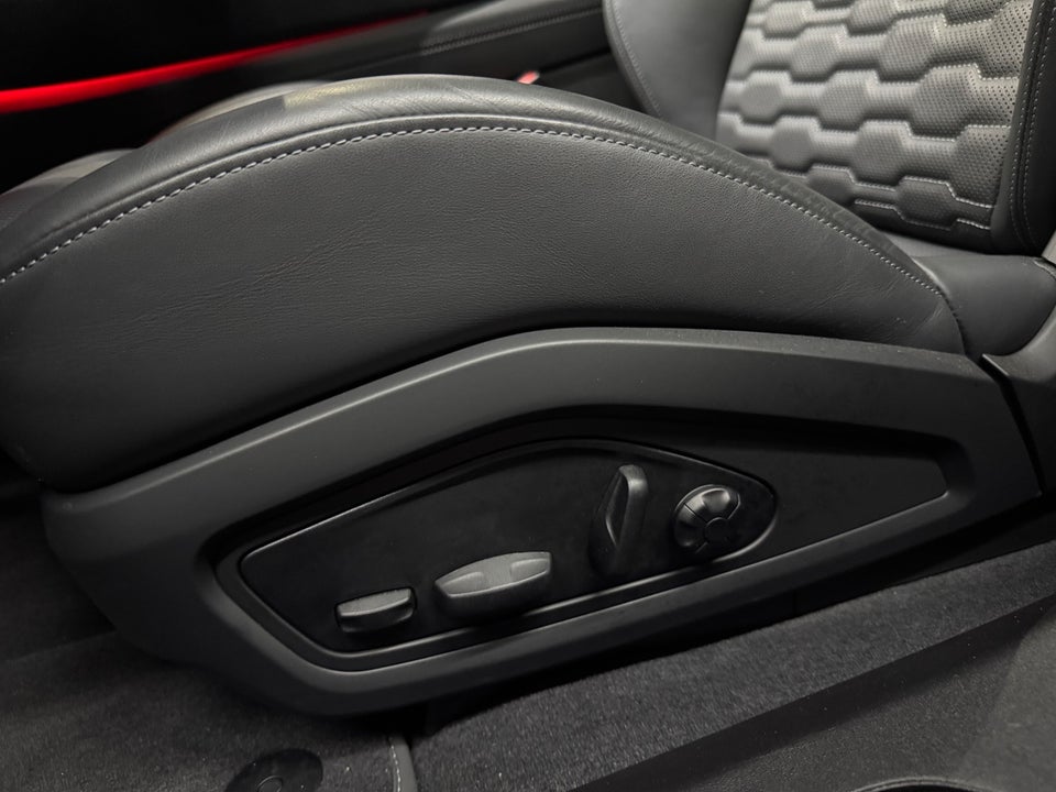 Audi RS e-tron GT quattro 4d