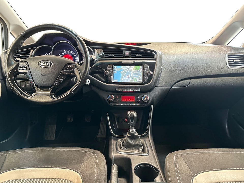 Kia Ceed 1,6 CRDi 136 Attraction SW 5d