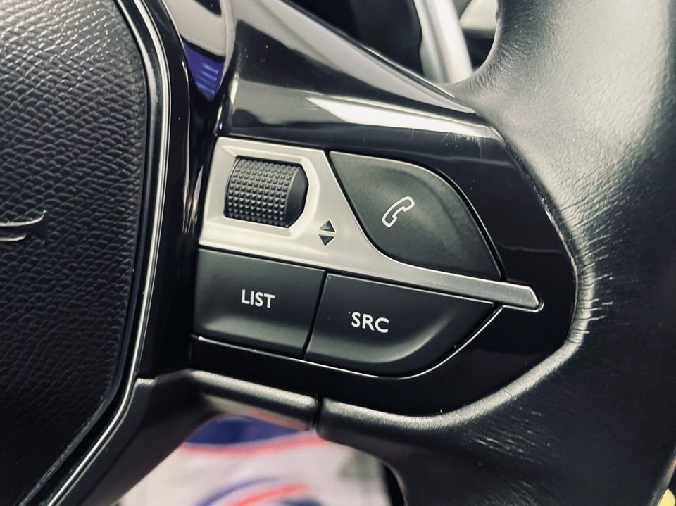 Peugeot 3008 1,2 e-THP 130 Allure EAT6 5d