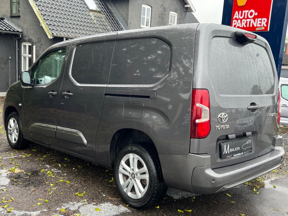 Toyota ProAce City 1,5 D 130 Long Comfort One aut. 6d