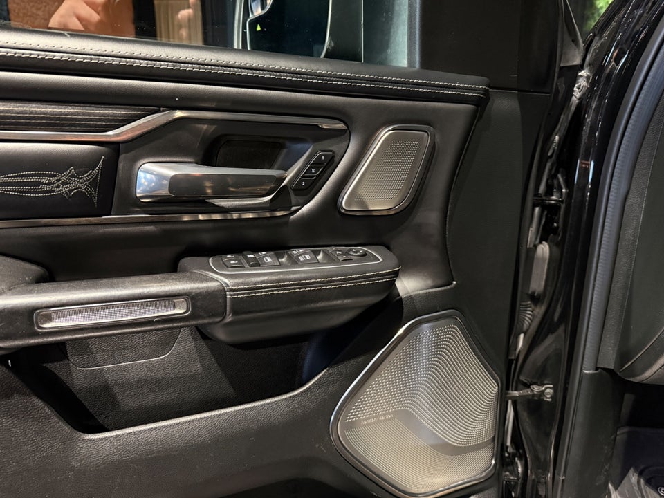 Dodge RAM 1500 5,7 V8 Hemi Limited aut. 4d