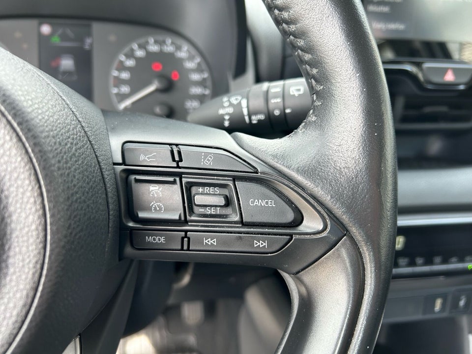 Toyota Yaris 1,5 Hybrid Active Tech e-CVT 5d