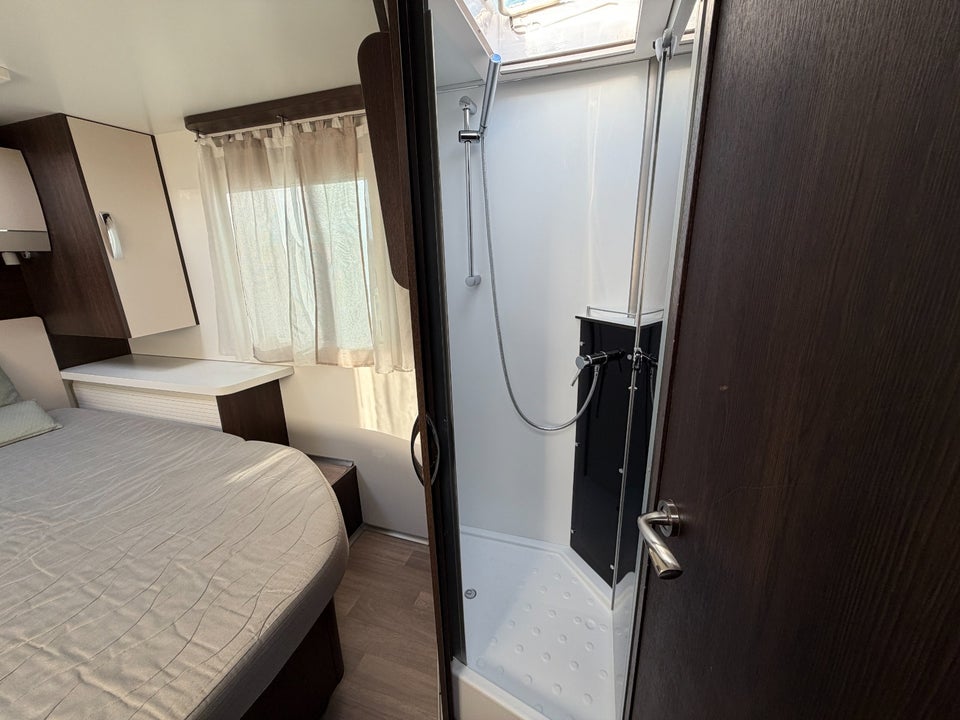 Ford Benimar 2,0 Tessoro 497 3d