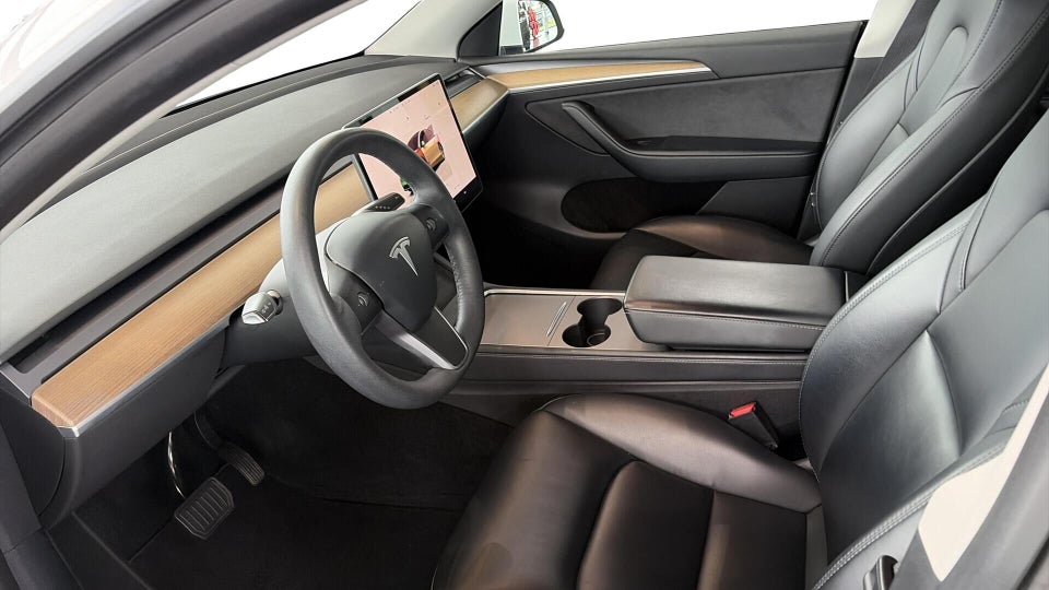 Tesla Model Y Long Range AWD 5d