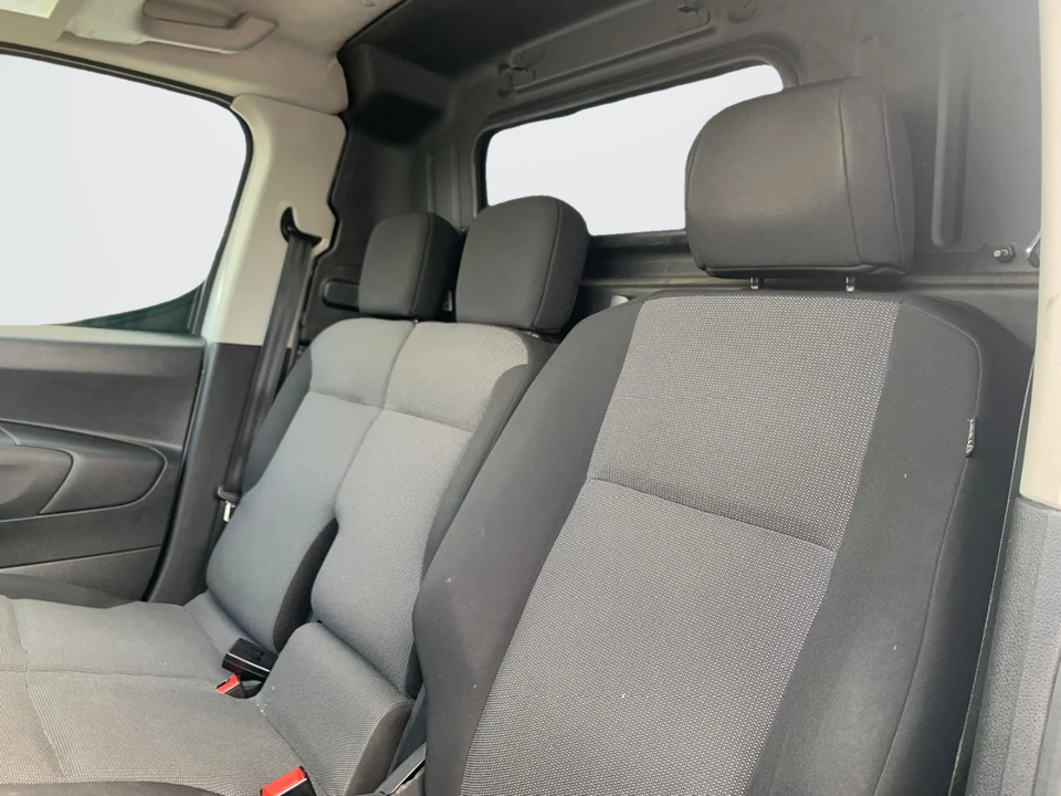 Peugeot Partner 1,5 BlueHDi 130 L1V1 Plus EAT8 Van