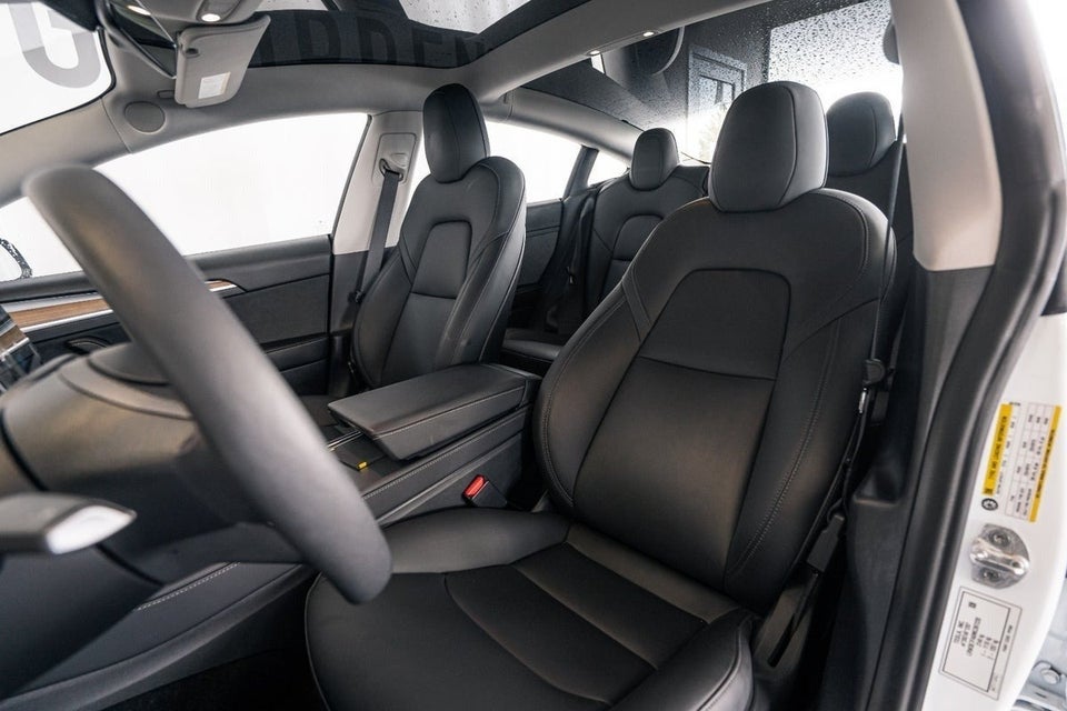 Tesla Model 3 Standard Range+ RWD 4d