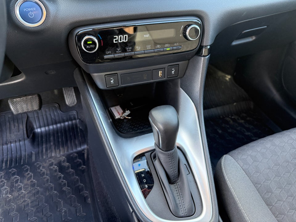 Toyota Yaris 1,5 Hybrid Active Tech+ Design e-CVT 5d