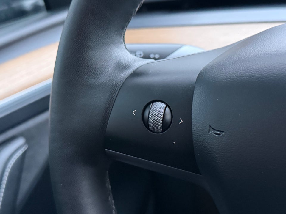 Tesla Model Y Performance AWD 5d