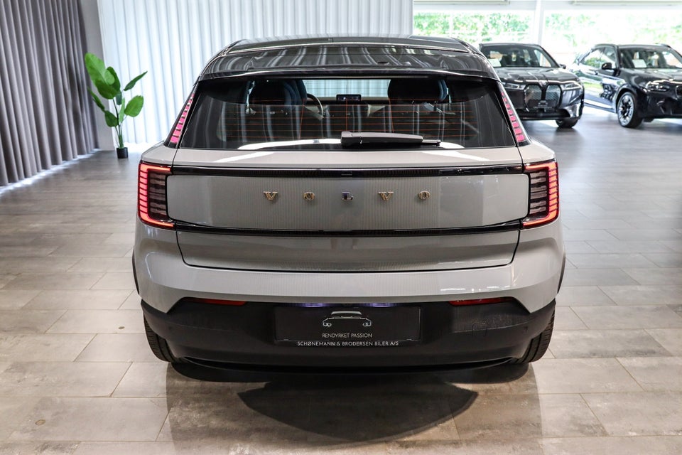 Volvo EX30 Extended Range Plus 5d