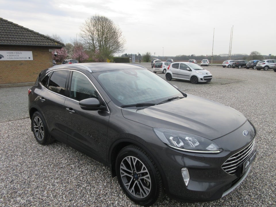 Ford Kuga 2,5 PHEV Titanium CVT 5d