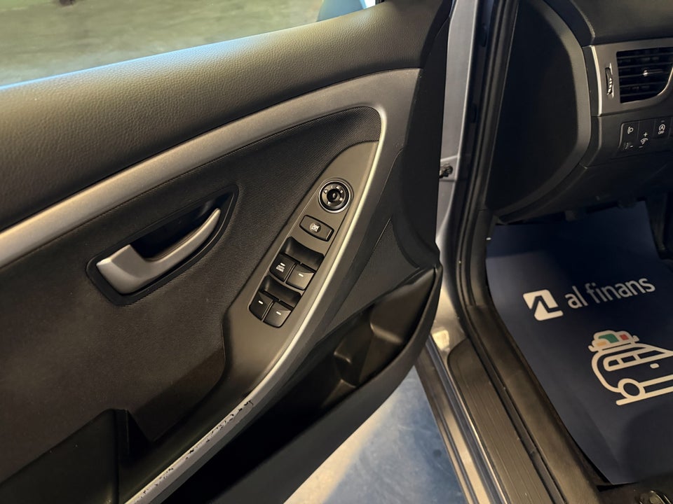 Hyundai i30 1,6 CRDi 110 Comfort Eco 5d
