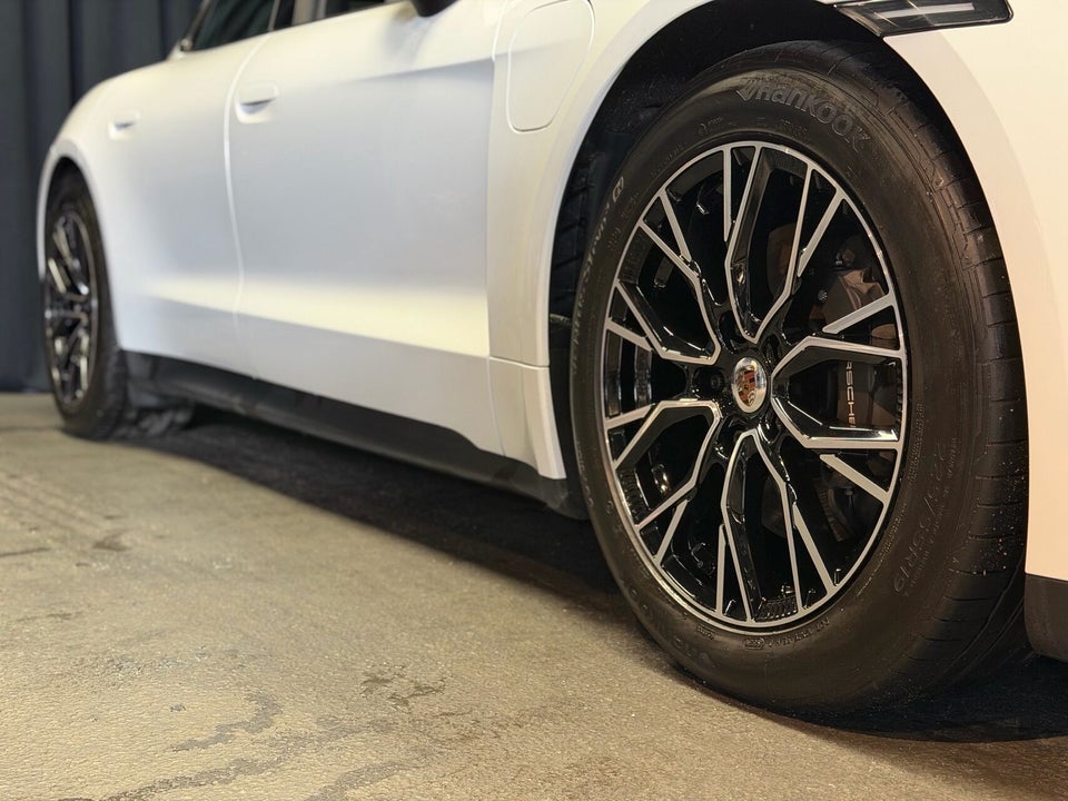 Porsche Taycan 4d