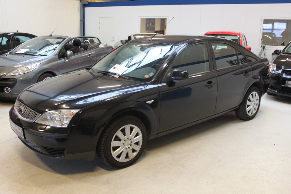 Ford Mondeo 1,8 Ambiente 110 5d