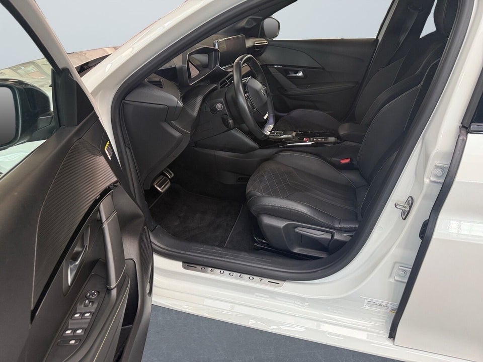 Peugeot e-208 50 GT Pack 5d