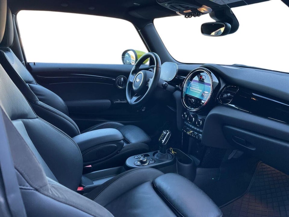 MINI Cooper SE Classic Trim 3d