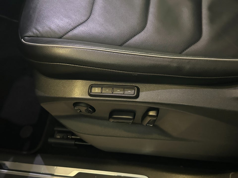 VW Tiguan 2,0 TDi 190 R-line DSG 4Motion 5d