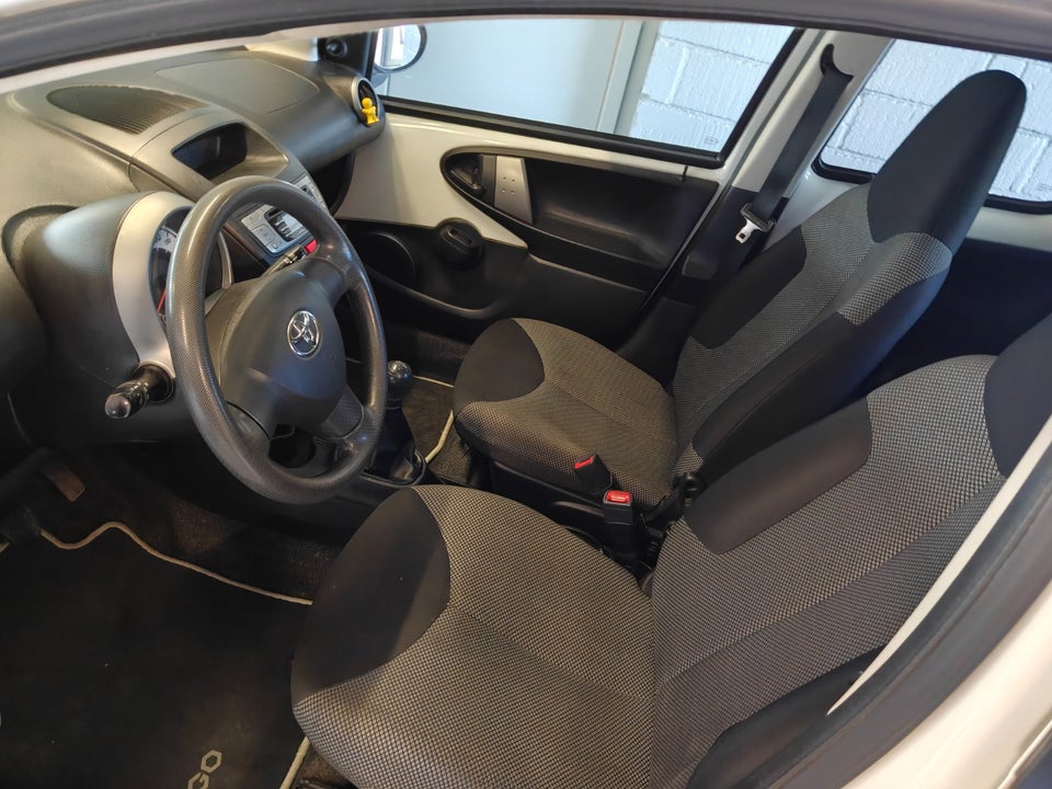 Toyota Aygo 1,0 VVT-i T2 5d