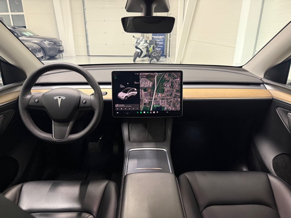 Tesla Model Y Long Range AWD 5d