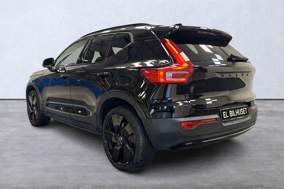 Volvo EX40 Extended Range Black Edition 5d