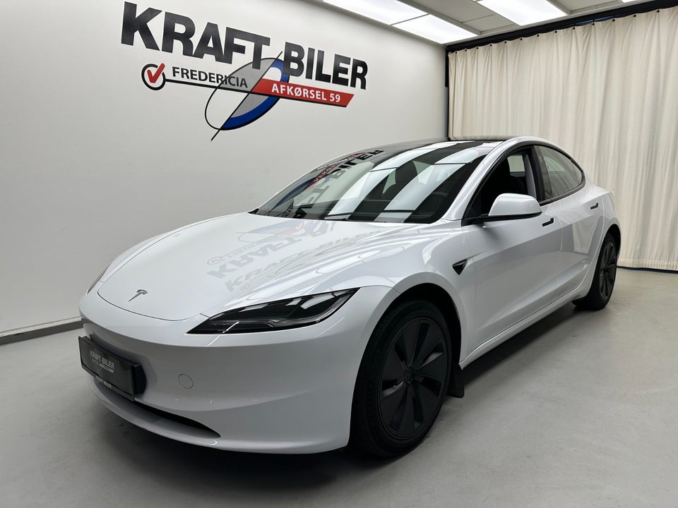 Tesla Model 3 Long Range AWD 4d