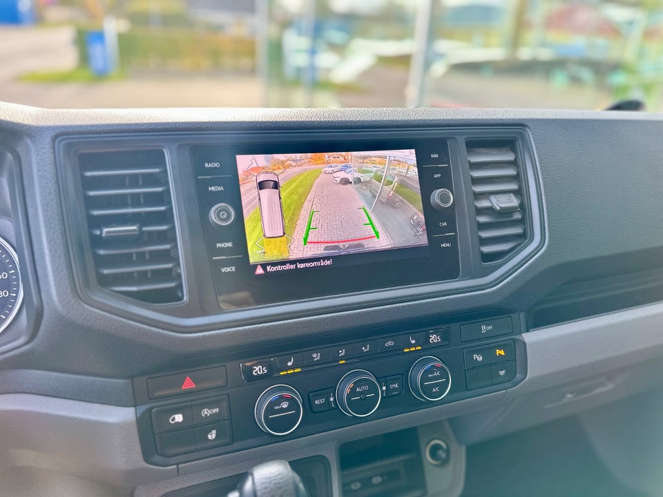 VW Crafter 35 2,0 TDi 177 Kassevogn L3H3 aut.